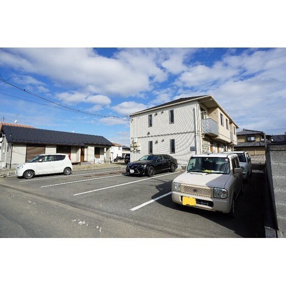 メゾンサンモールの駐車場