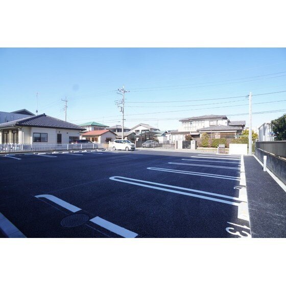 ガーネットの駐車場