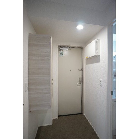 シェ・ドゥーヴルの玄関