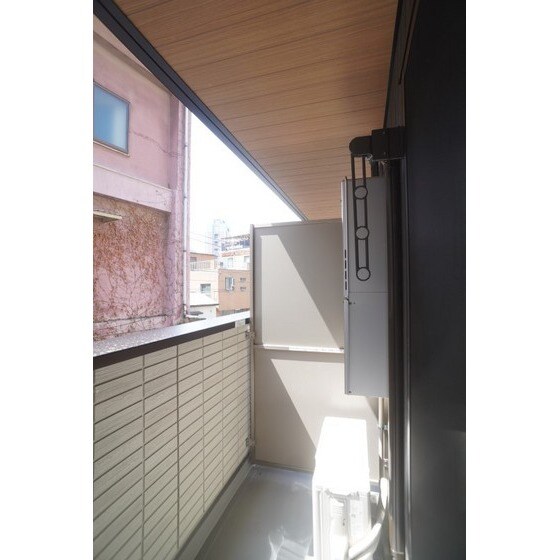 Ｄ－ＲＯＯＭ千代田町のバルコニー