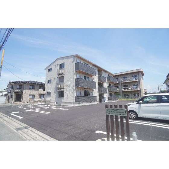 フェリーチェ　ＭＡＥＢＡＳＨＩの駐車場