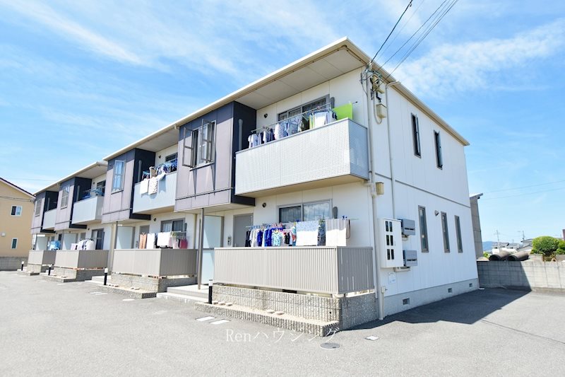 シャーメゾン国府