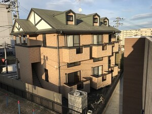 アドバンスコート国見駅前外観写真