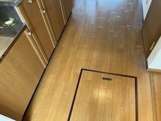 物件内観写真9　(床下収納)