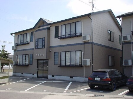 イーストハウス外観写真