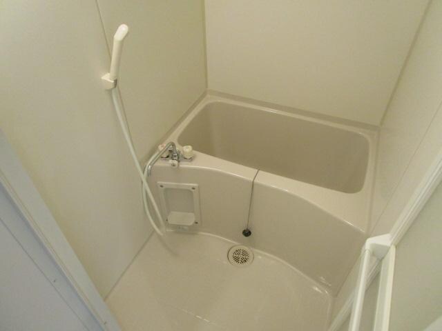 物件内観写真9　(ゆったり入浴できるお風呂)