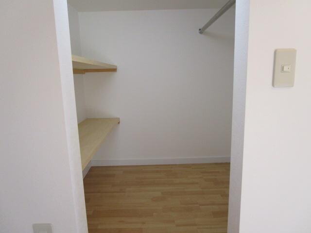 物件内観写真15　(ロフトにもクローゼット)