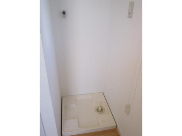 物件内観写真17　(洗濯機設置用の防水パン)