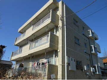 物件外観写真1　(ワンフロア2部屋の3階建て)