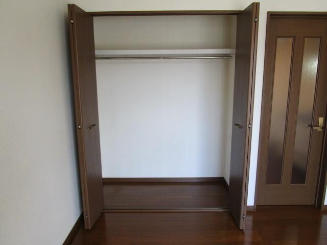 物件内観写真19　(大型のクローゼット)