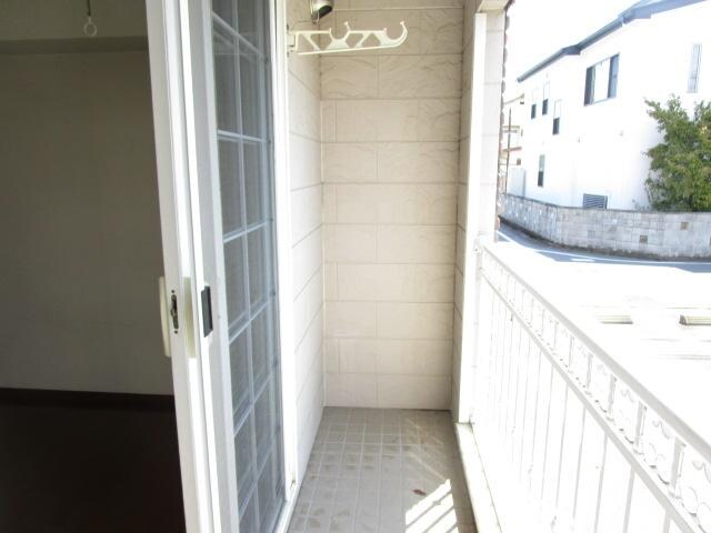 物件内観写真24　(日当たりの良いベランダ)