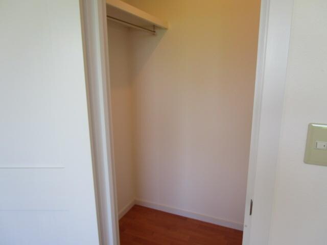 物件内観写真24　(南東の角にクローゼット)