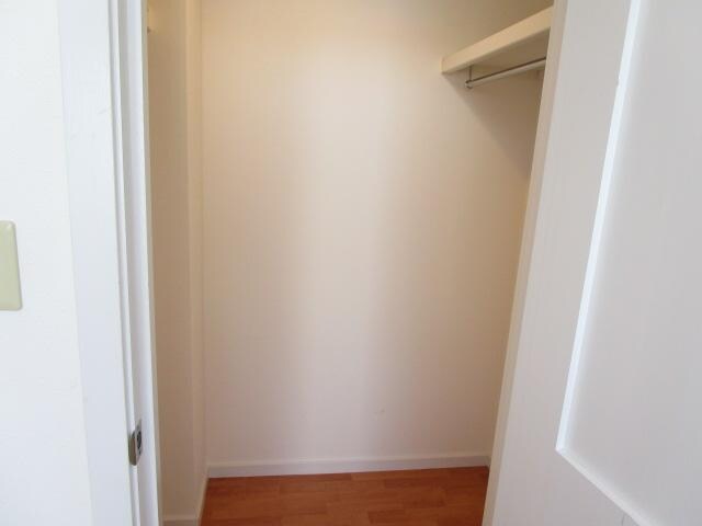 物件内観写真23　(南西の角にはクローゼット)