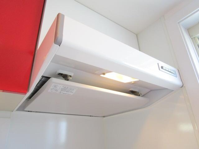 物件内観写真28　(整流板付きのレンジフード)