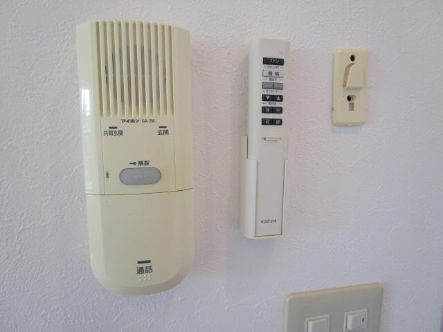 物件内観写真29　(インターホンは簡単操作)