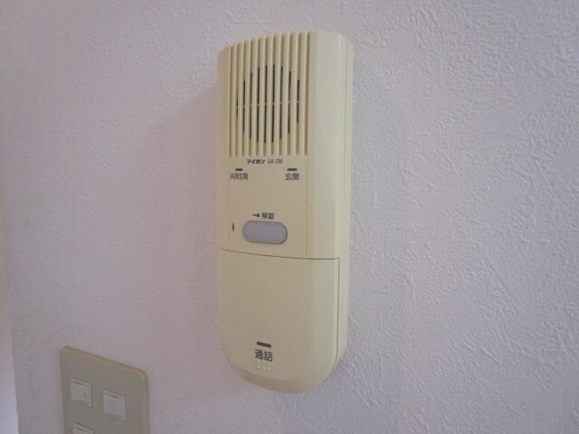 物件内観写真28　(インターホンは簡単操作)