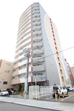 セレニテ難波プリエ外観写真