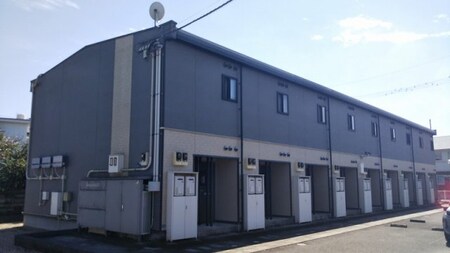 レオパレスウェル春日外観写真