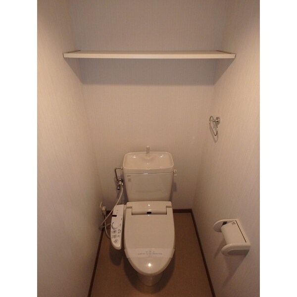 トイレ(※イメージ（反転タイプのお部屋です）　トイレもきれいです)