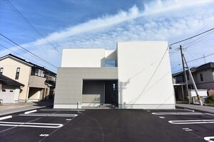 Momo外観写真