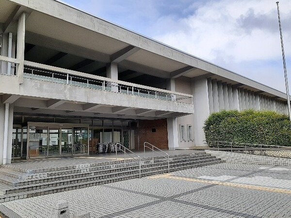 周辺環境(富山県立図書館まで650m)