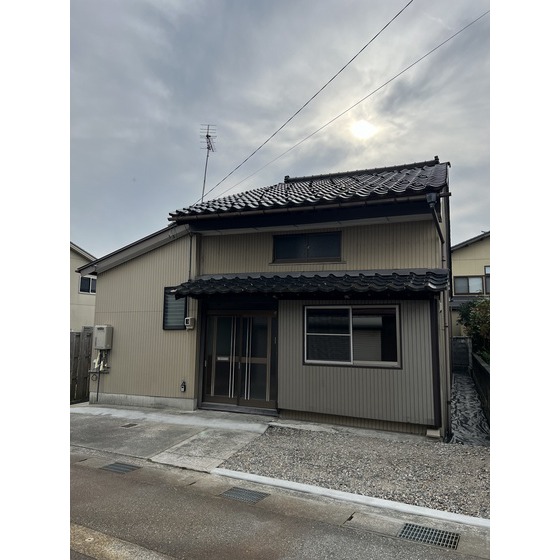 岩瀬白山町貸家