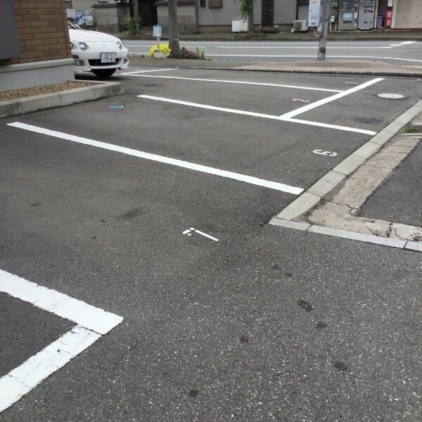 駐車場・駐輪場