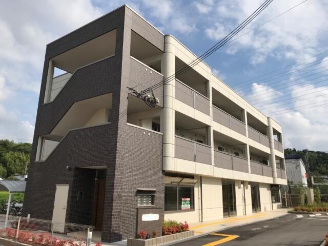 物件外観写真2　(外観写真（昼）)