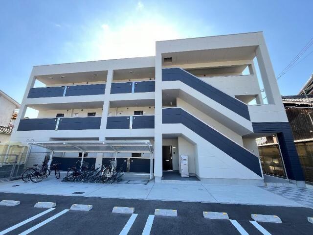 物件外観写真1　(外観写真（昼）)