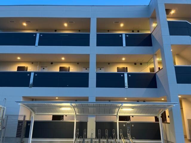 物件外観写真2　(外観写真（夜）)