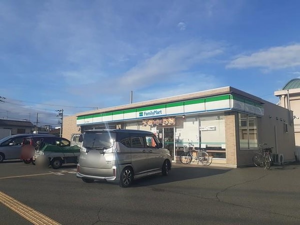 居室(ファミリーマートまで1152m)