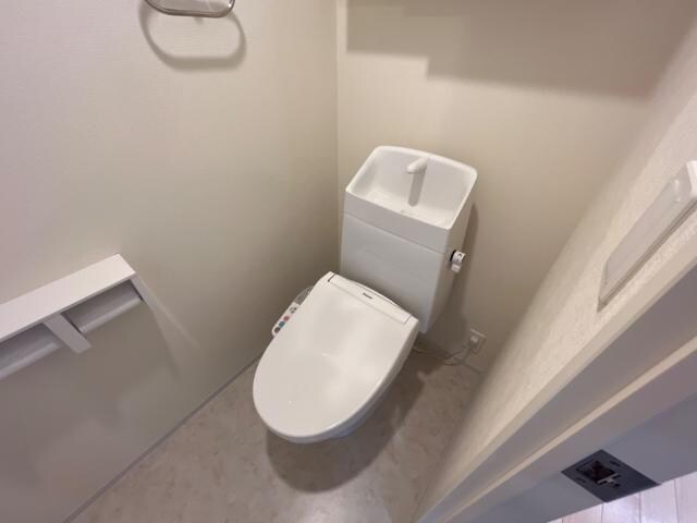 物件内観写真8　(トイレ)
