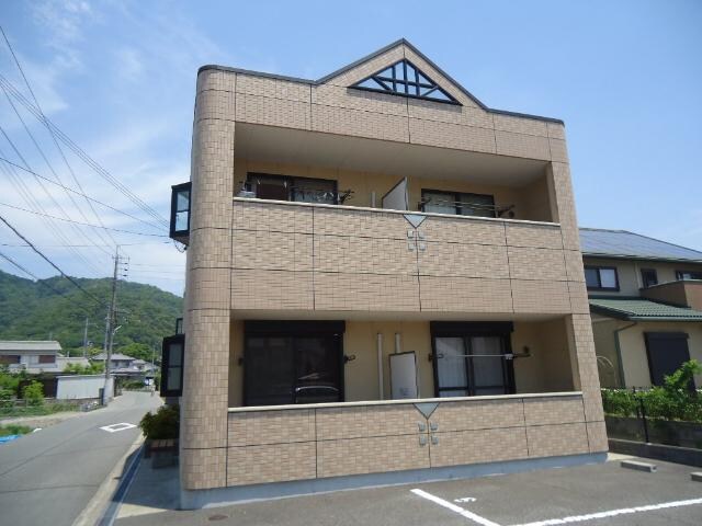 物件外観写真1　(外観写真（昼）)