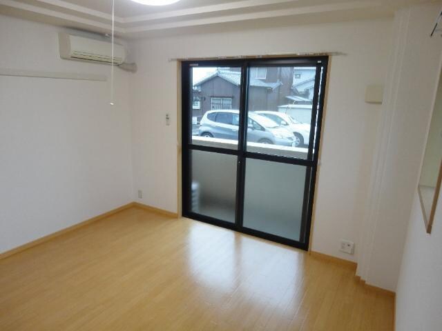 物件内観写真10　(室内)