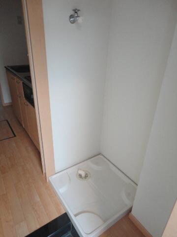 物件内観写真15　(洗濯機置場)