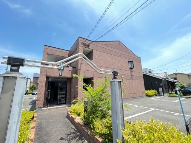 物件外観写真1　(外観写真（昼）)