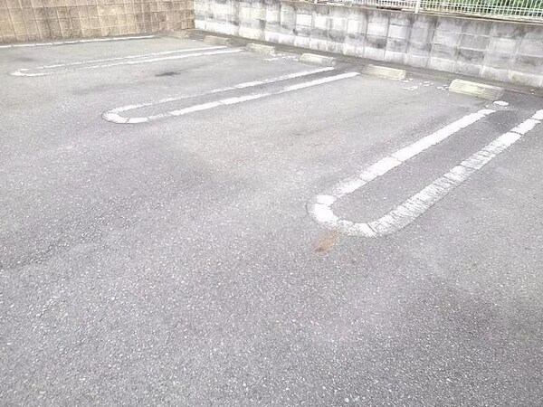 駐車場・駐輪場