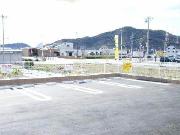 駐車場・駐輪場