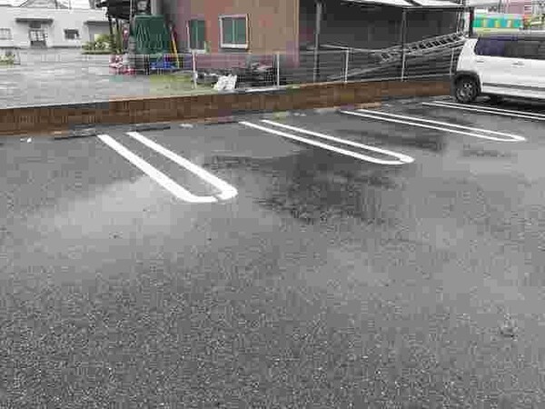 駐車場・駐輪場