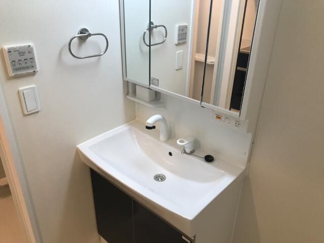 物件内観写真7　(洗髪洗面化粧台（イメージ）)