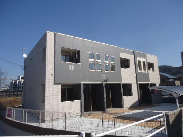 物件外観写真1　(外観写真（昼）)