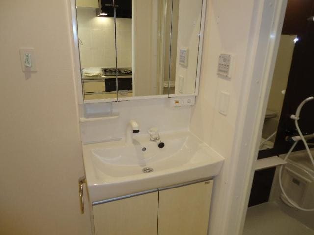 物件内観写真7　(洗髪洗面化粧台（イメージ）)