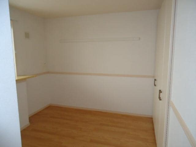 物件内観写真5　(洋室)