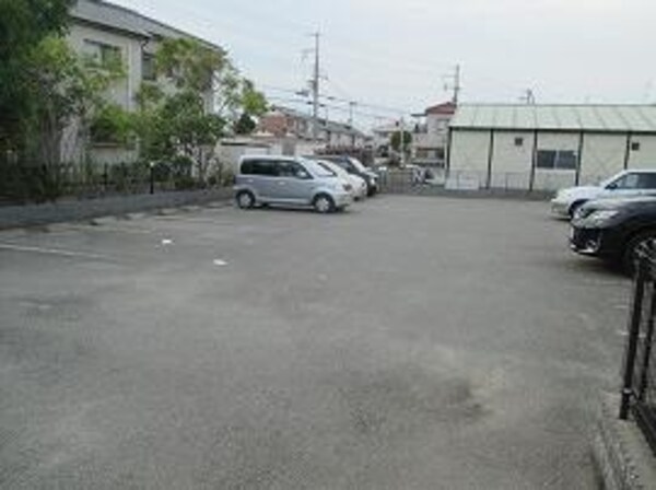 駐車場・駐輪場(駐車場完備)