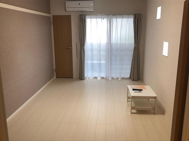 物件内観写真2　(101号室の室内)