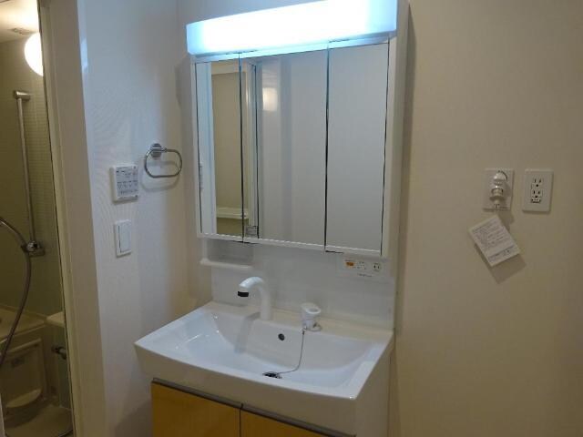 物件内観写真7　(洗髪洗面化粧台)
