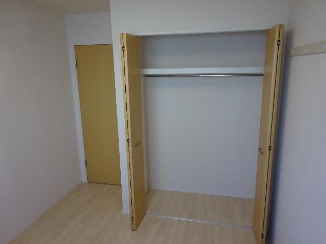 物件内観写真8　(クローゼット)