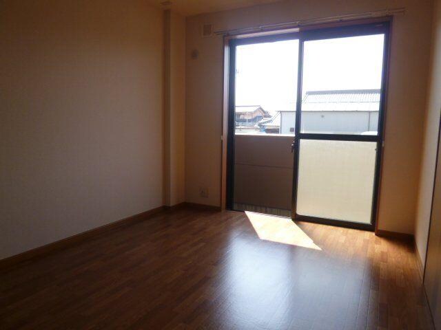 物件内観写真4　(洋室)