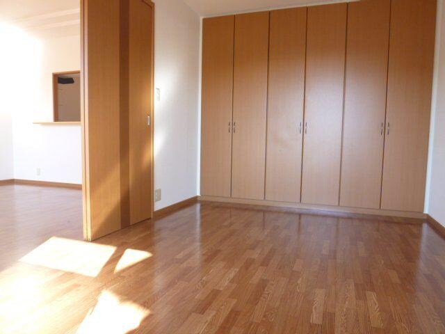 物件内観写真14　(洋室)