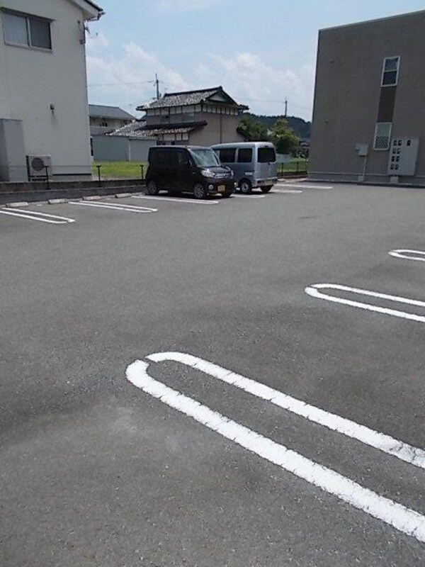 駐車場・駐輪場